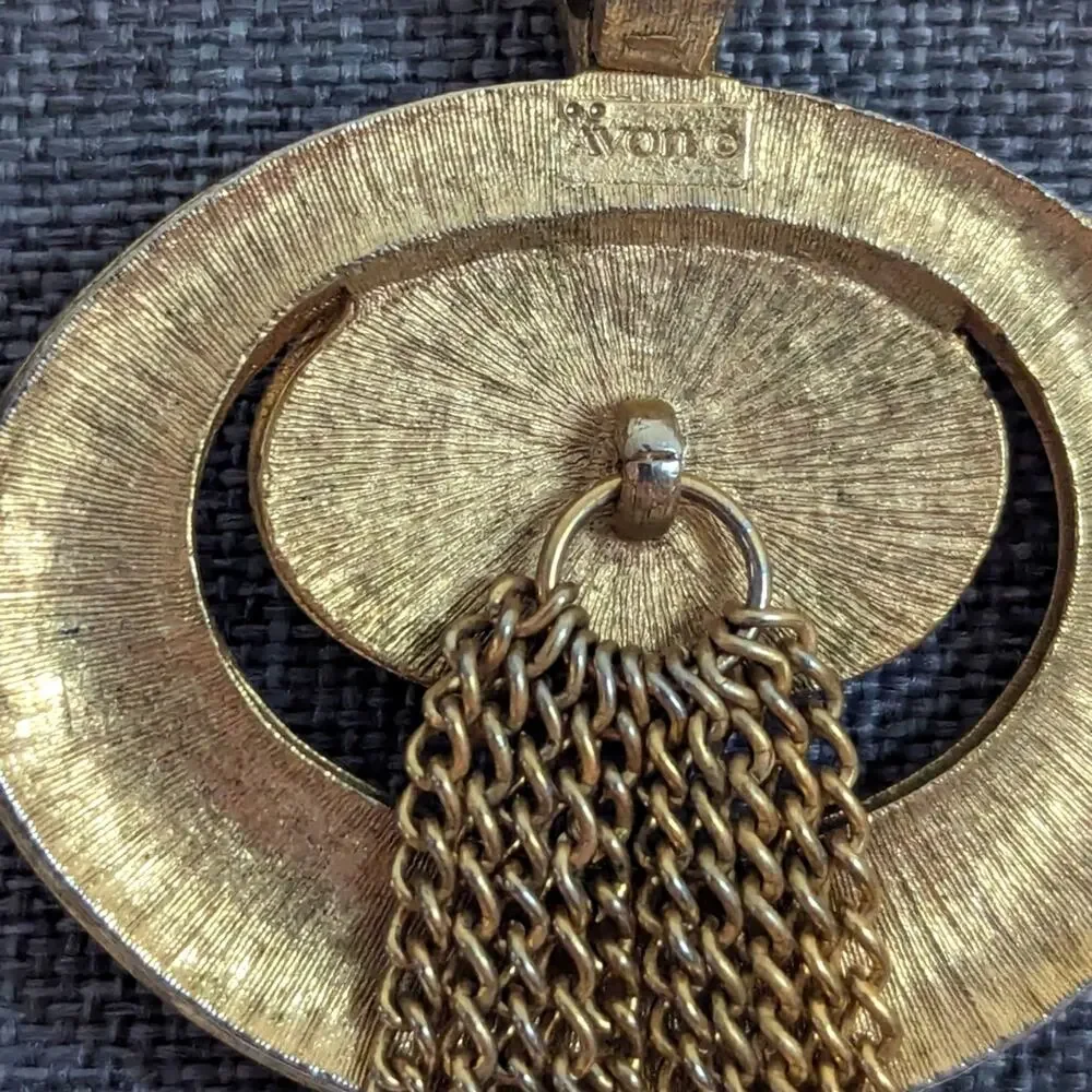 Vintage Avon Gold Tone Rope Chain Mod Etruscan Tassel Pendant Necklace